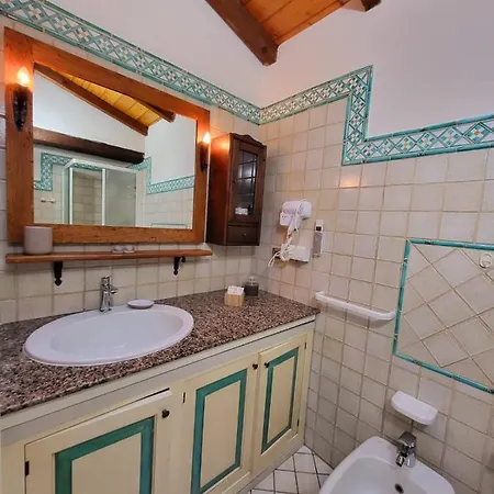 Antico Borgo Apartahotel Módena