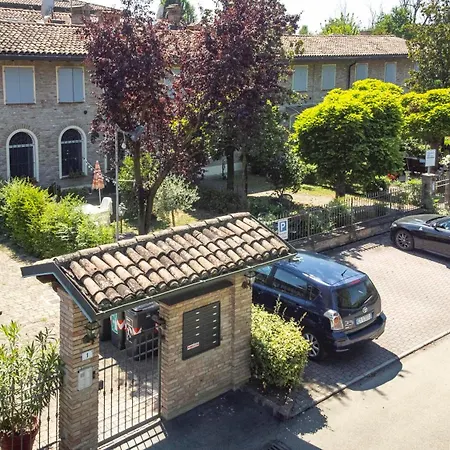 Apartahotel Antico Borgo Módena