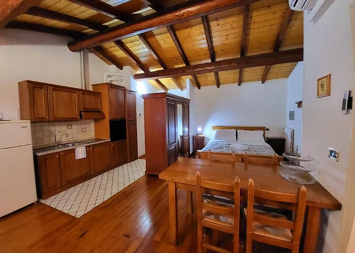 Antico Borgo 公寓式酒店 4*