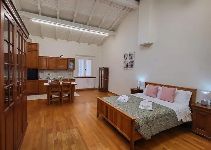 Antico Borgo 公寓式酒店 4*